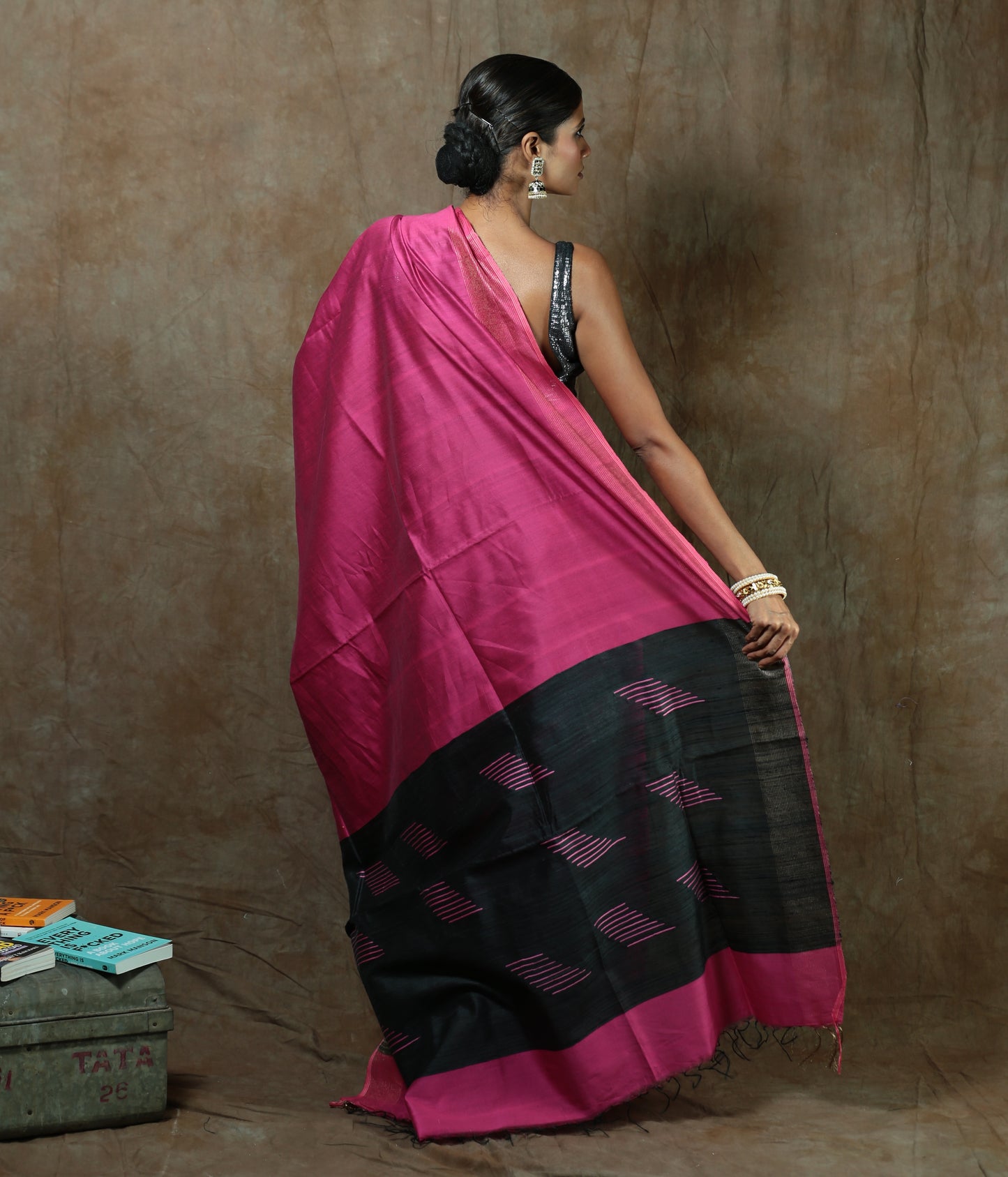 Phir Aur Kya Chahiye - Tussar Saree