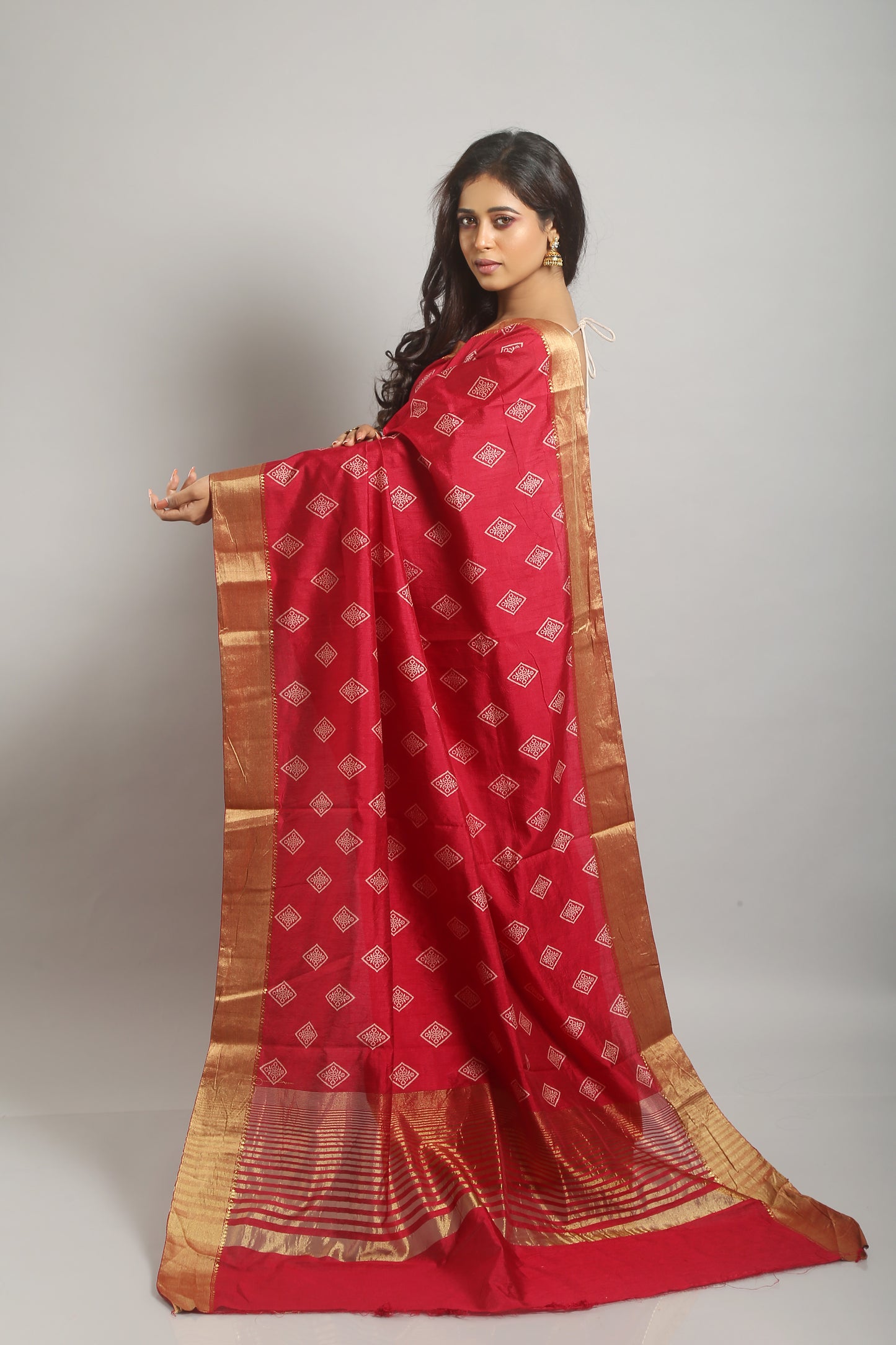 Traditional Rosette Tussar Saree