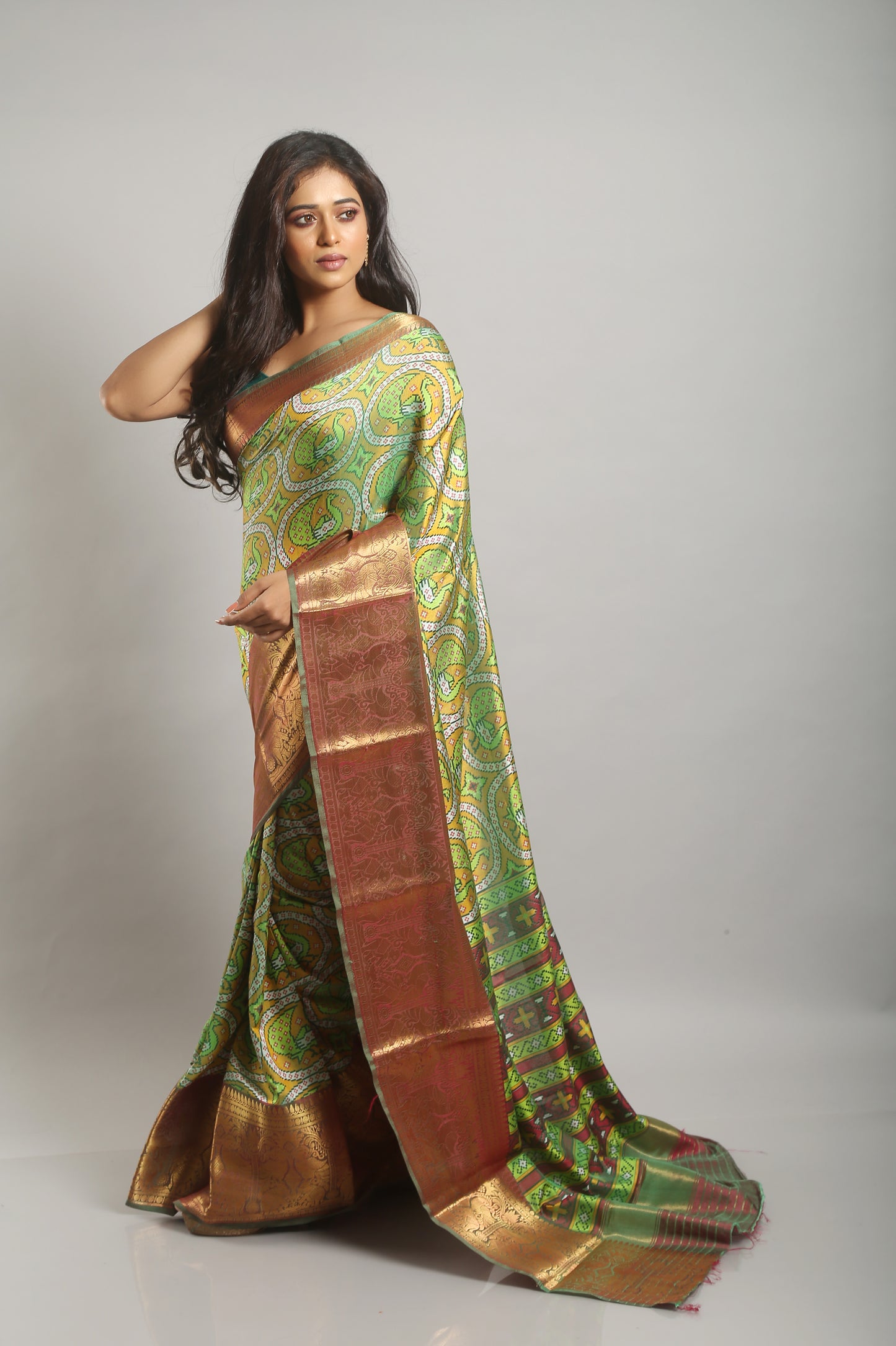 Dense Grassplot Ikkat Saree