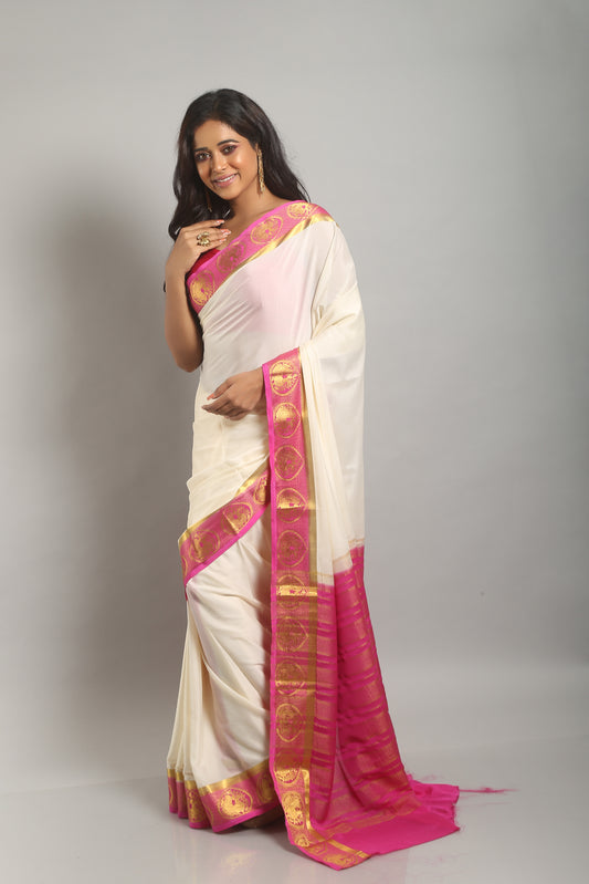 Flattering Ivory Chiffon Saree