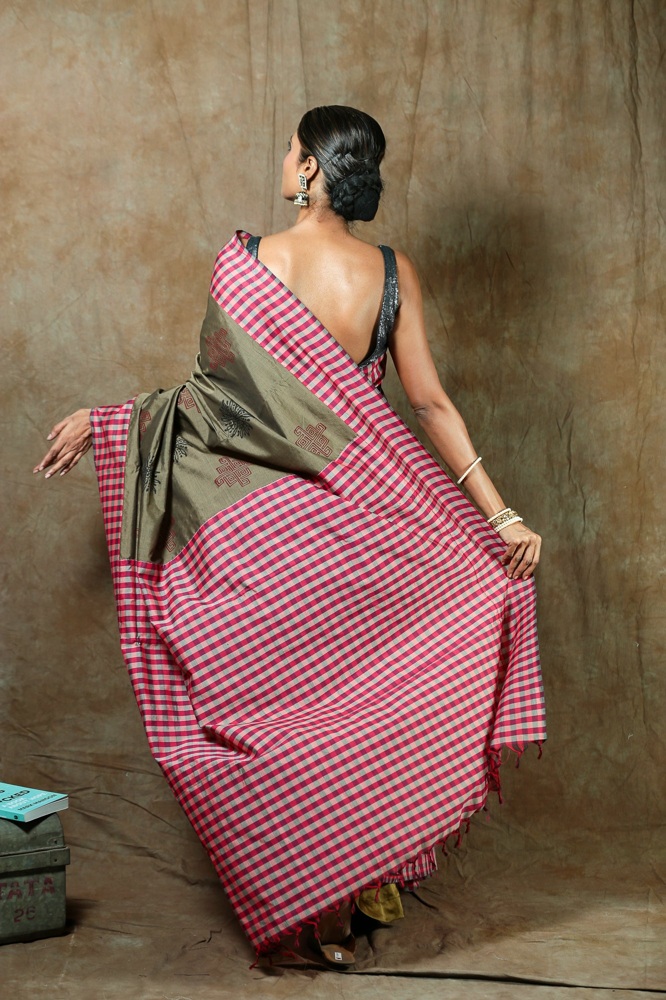 Piya Tu Ab to Aaja - Cotton Saree