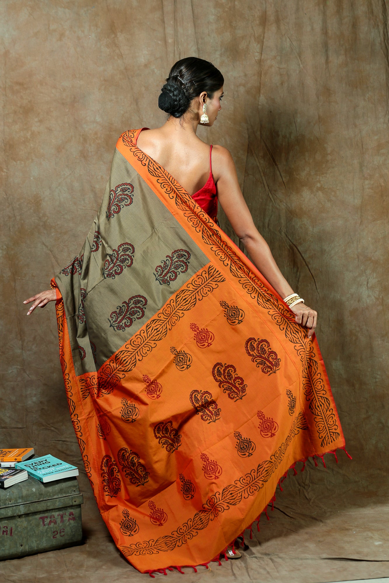 Piya Tu Ab to Aaja - Cotton Saree