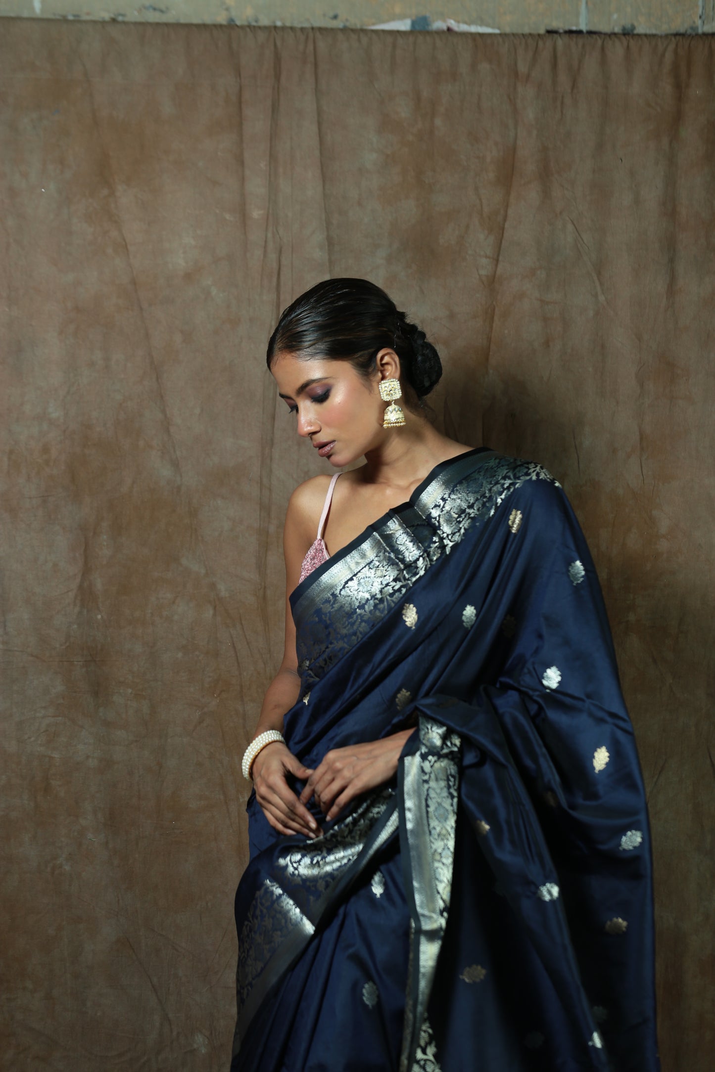 Samne Ye Kaun Aaya - Silk Saree