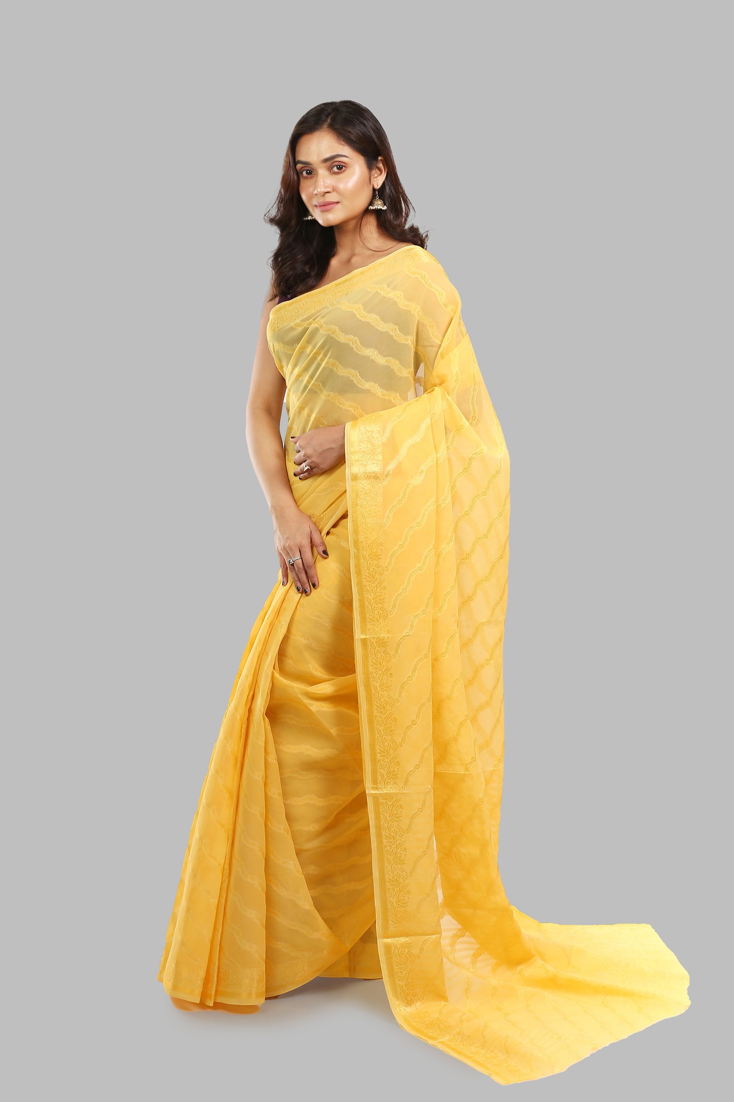 Tracery Bleached Georgette Blend Saree